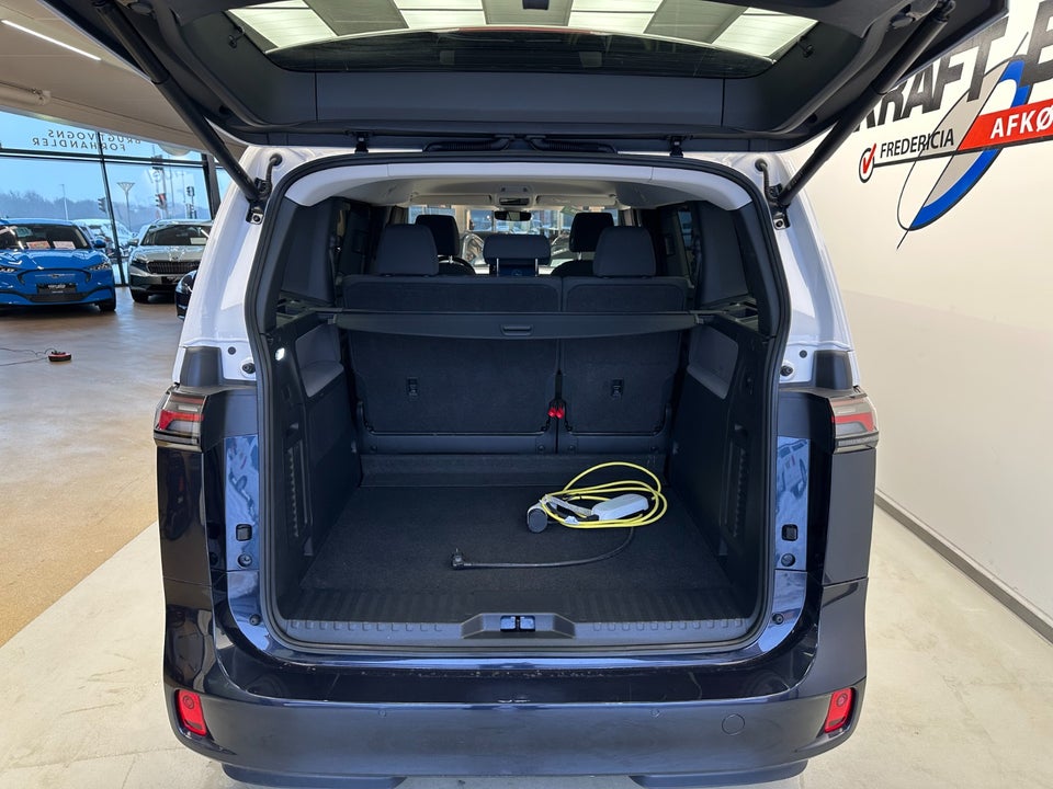 VW ID.Buzz 77 Pro SWB 5d