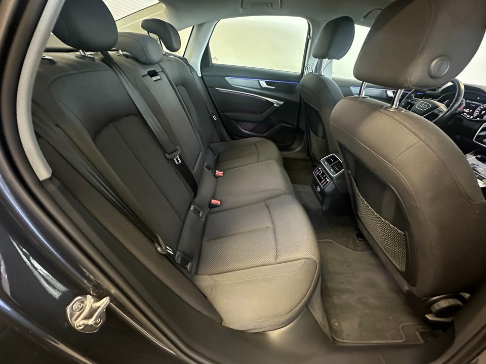 Audi A6 40 TDi S-line S-tr. 4d