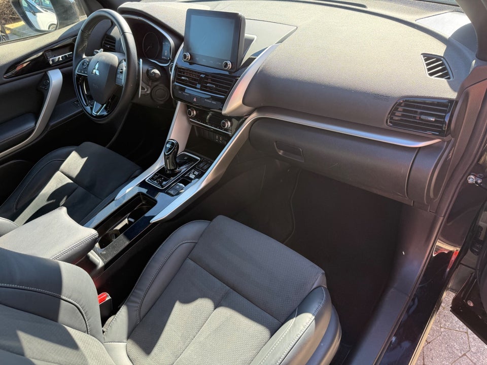 Mitsubishi Eclipse Cross 2,4 PHEV Intense CVT 4WD 5d