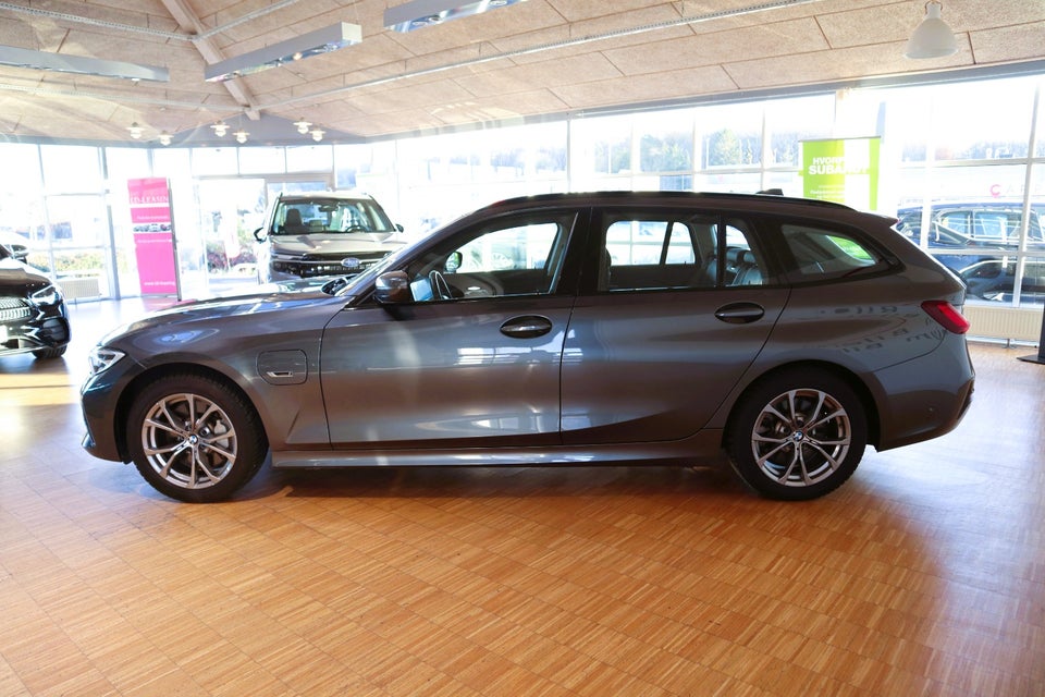 BMW 330e 2,0 Touring Sport Line aut. 5d