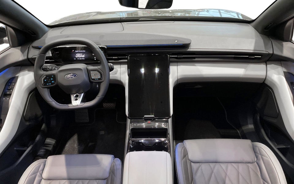 Ford Capri 82 Premium Extended Range 5d