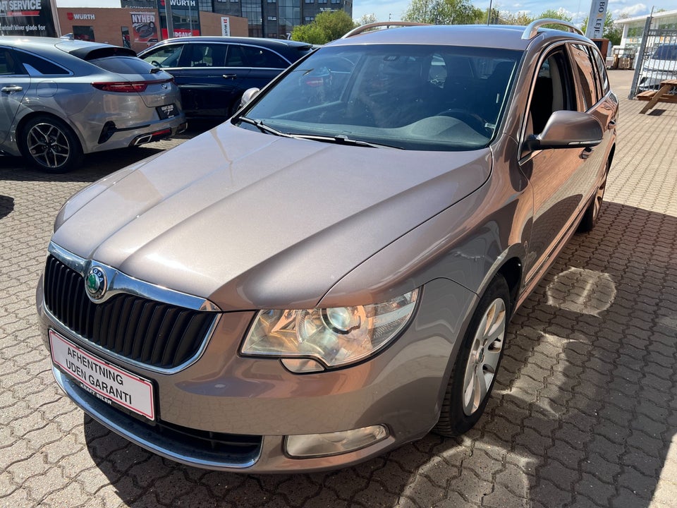 Skoda Superb 2,0 TDi 140 Elegance Combi DSG 5d