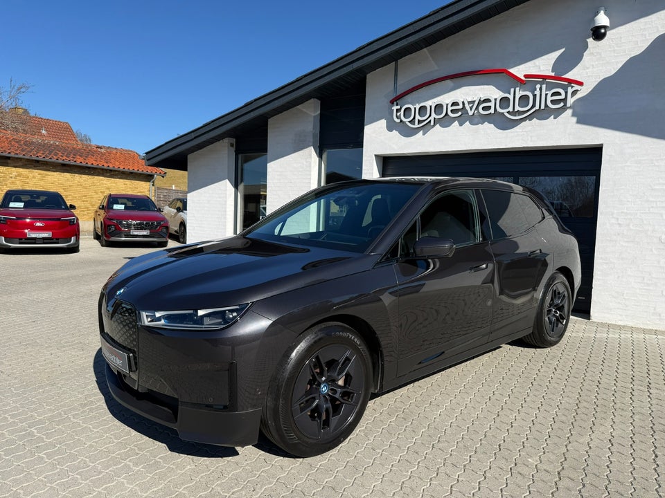 BMW iX xDrive40 Fully Charged 5d
