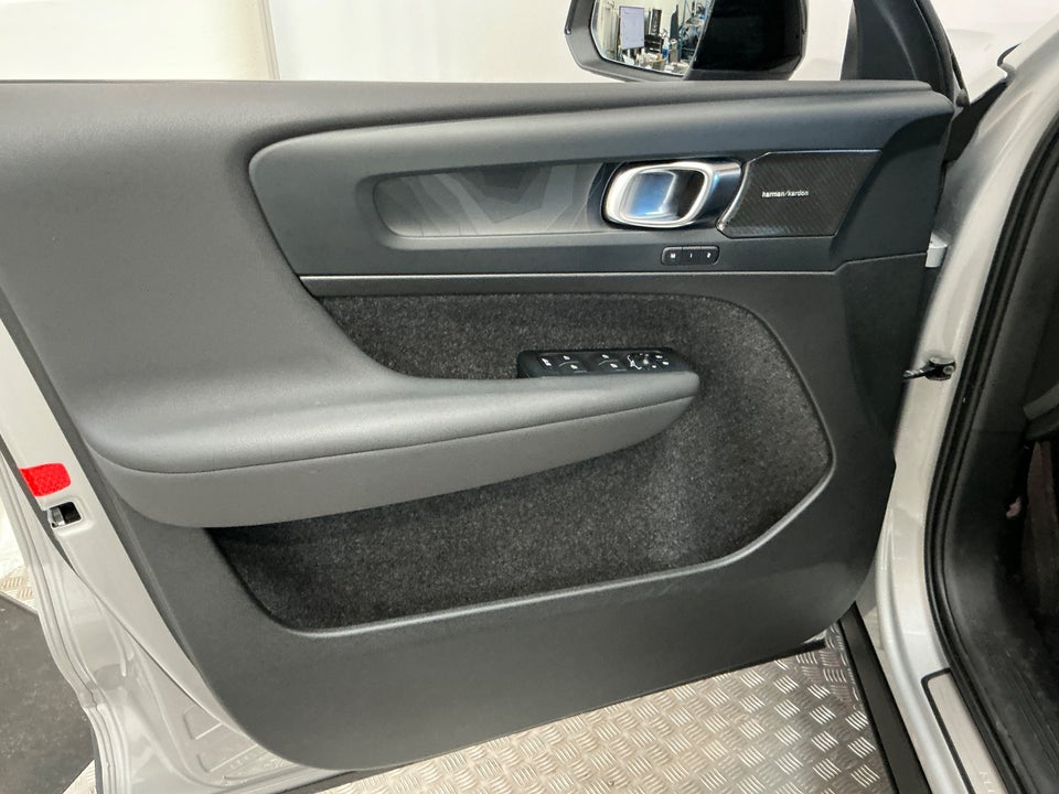 Volvo XC40 ReCharge Twin Ultimate 5d