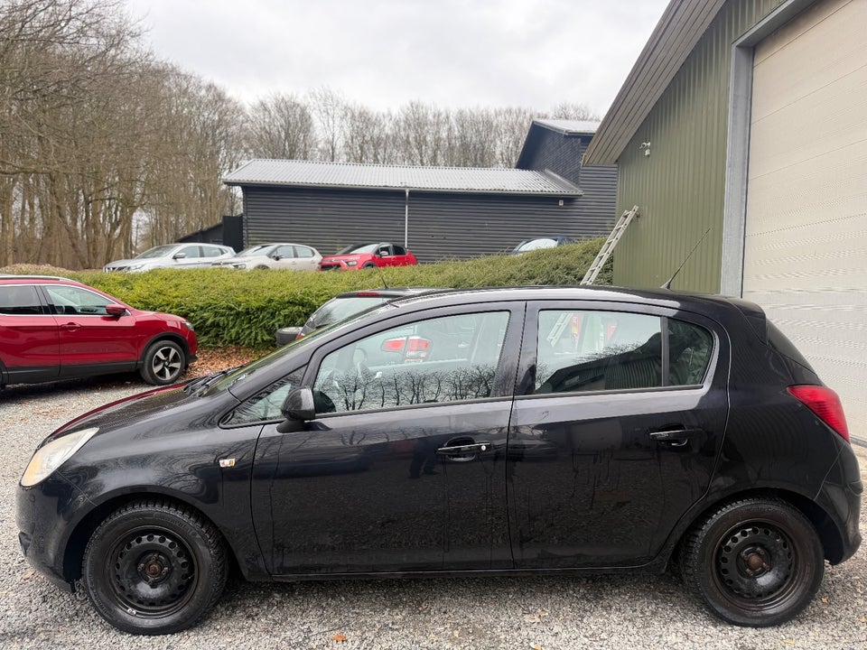 Opel Corsa 1,2 16V Cosmo 5d