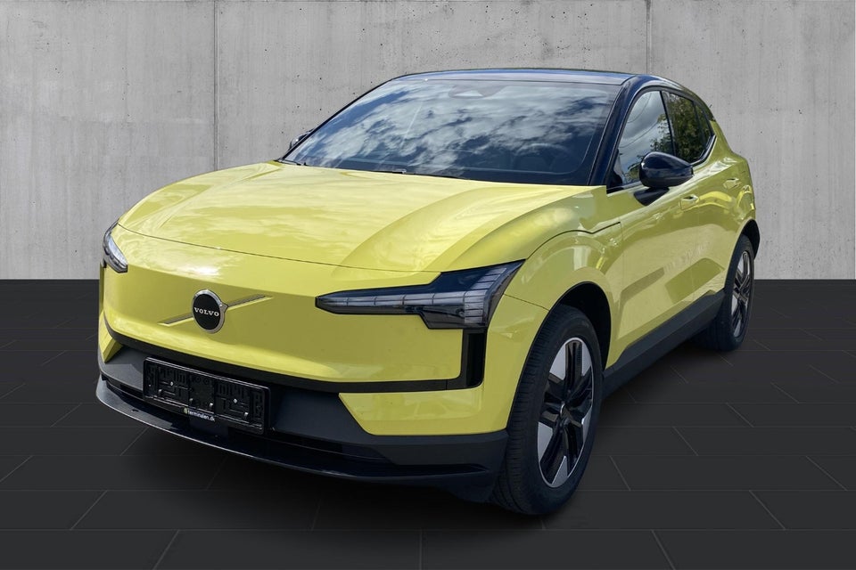 Volvo EX30 Standard Range Plus 5d