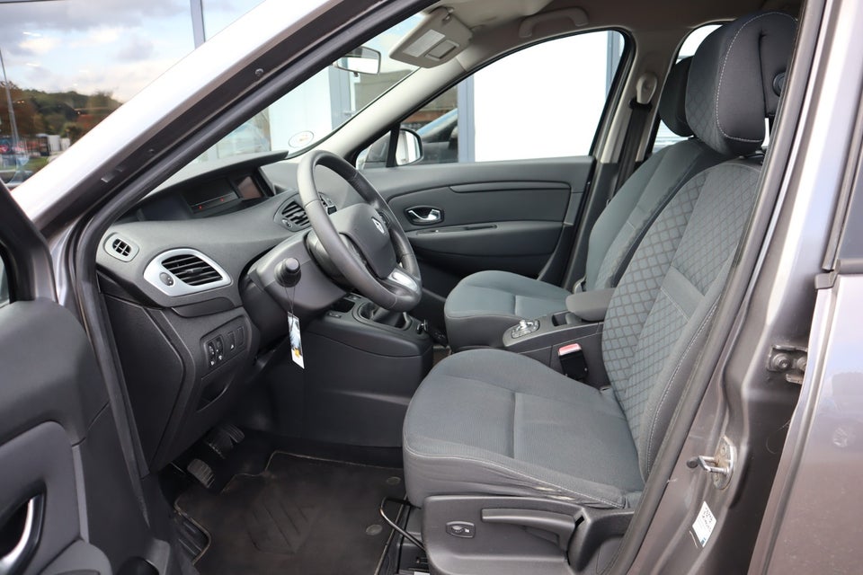 Renault Grand Scenic III 1,9 dCi 130 Dynamique 7prs 5d