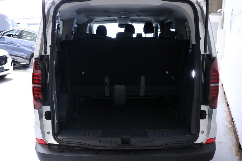 VW e-Caravelle 64 Basis SWB