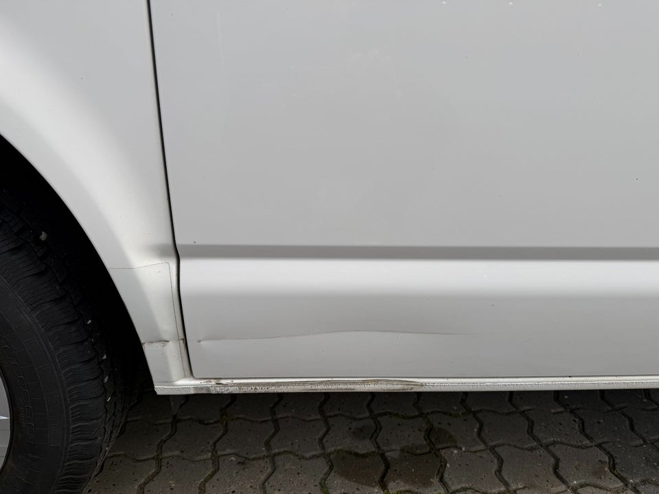 VW Transporter 2,0 TDi 150 Kassevogn DSG kort