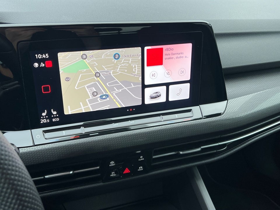 VW Golf VIII 1,4 GTE DSG 5d