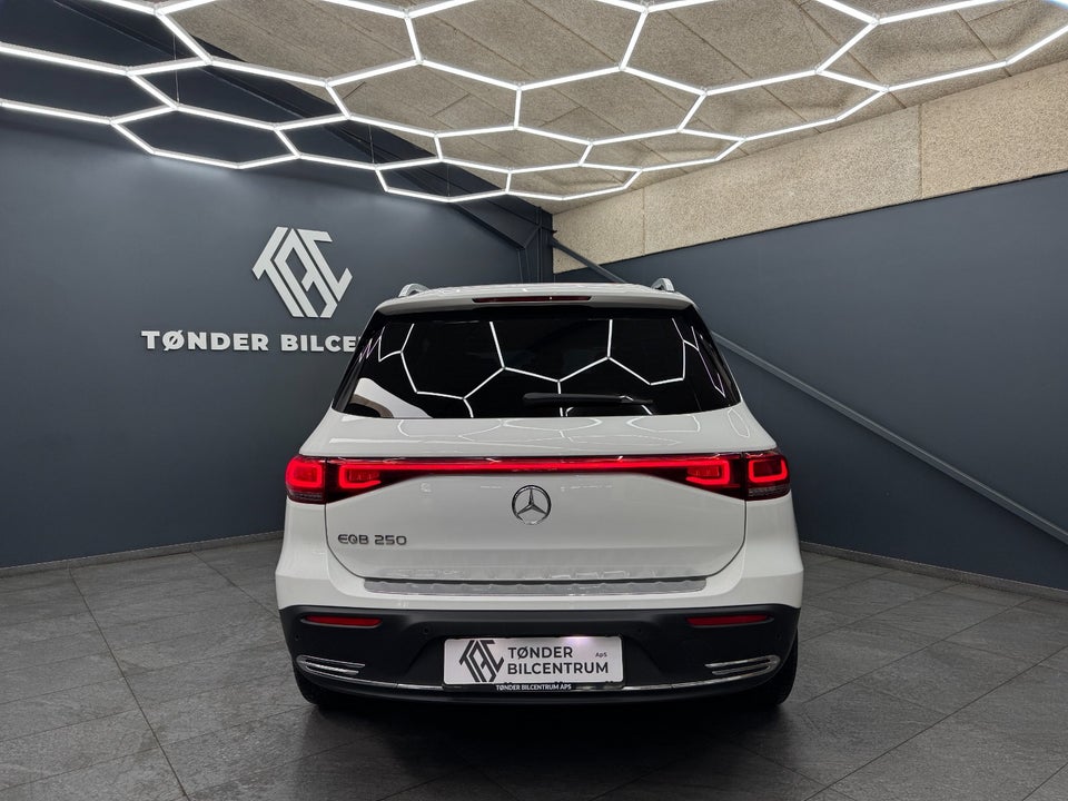 Mercedes EQB250 Progressive 7prs 5d