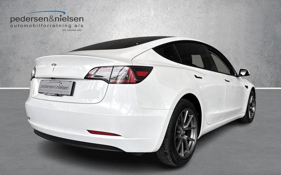 Tesla Model 3 Standard Range+ RWD 4d