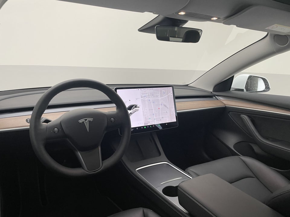 Tesla Model 3 Standard Range+ RWD 4d