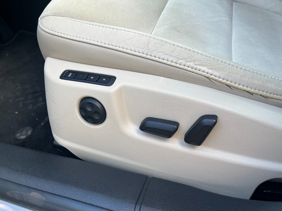 Skoda Superb 2,0 TDi 170 Elegance Combi DSG 5d