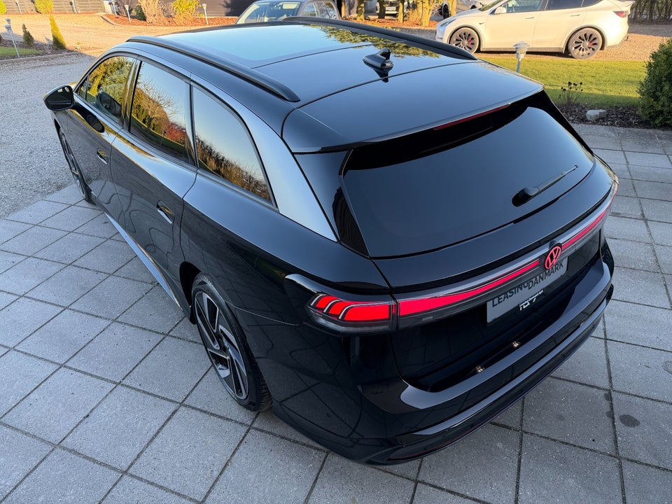 VW ID.7 77 Style+ Tourer 5d