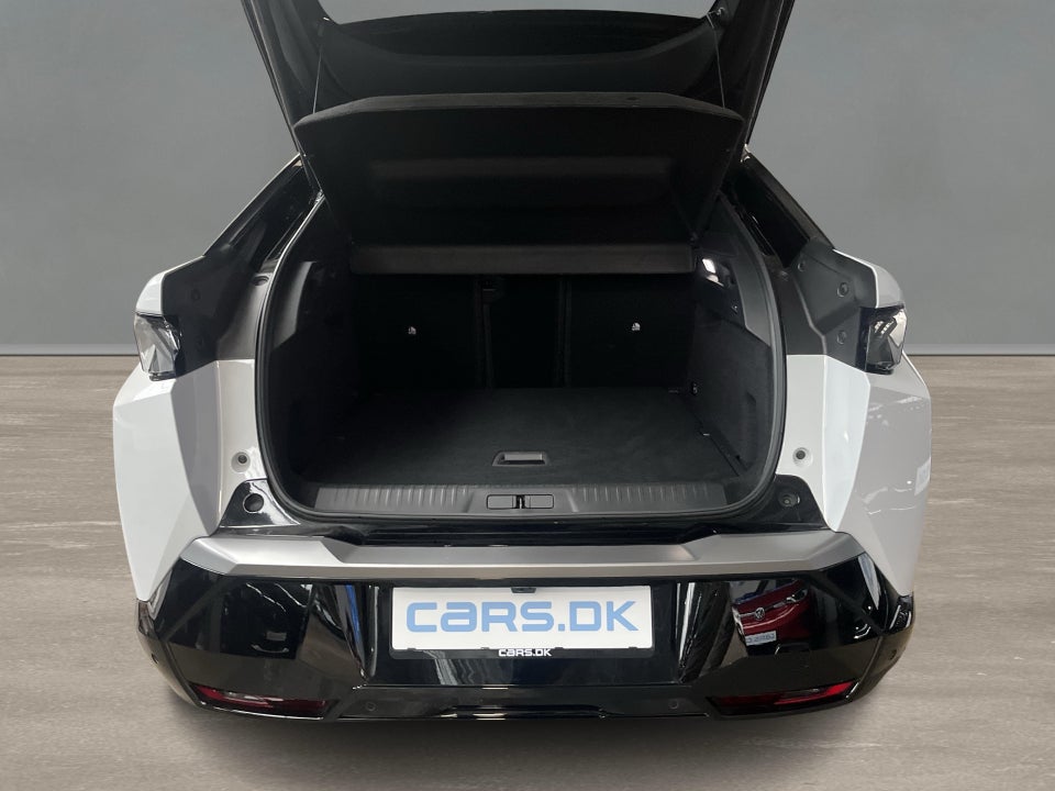 Peugeot e-3008 77 GT Pack 5d