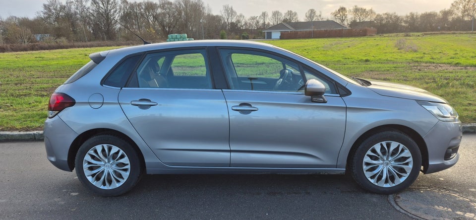 Citroën C4 1,6 BlueHDi 100 Feel Complet 5d