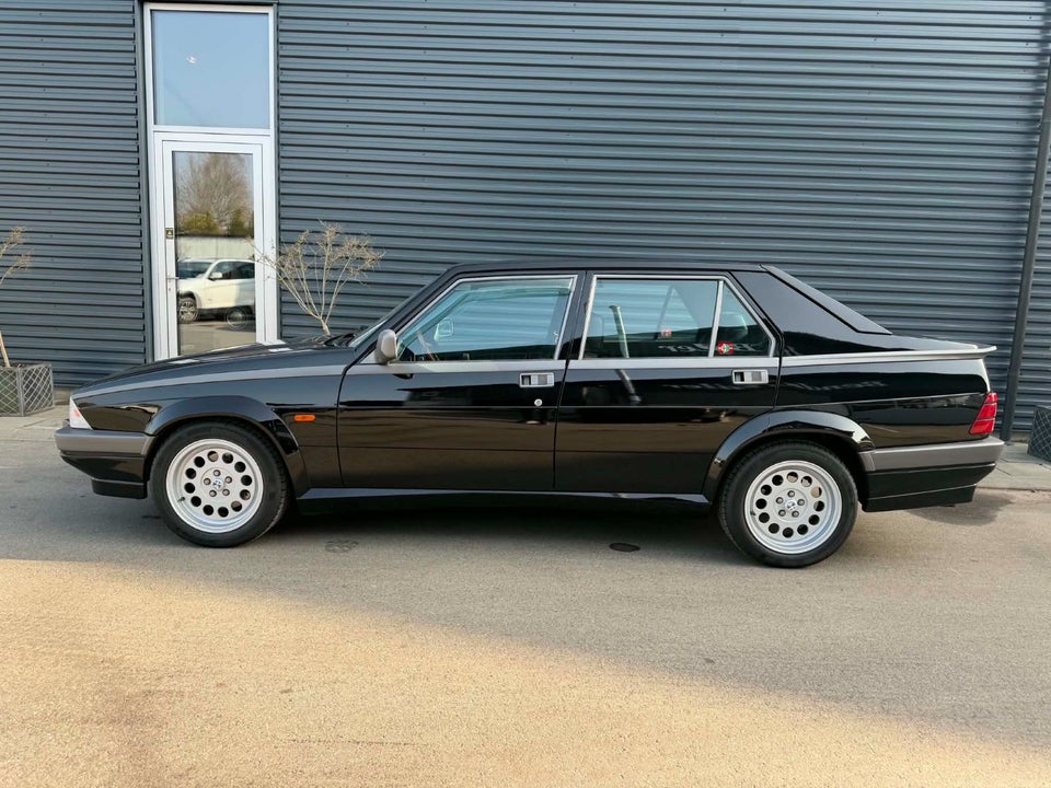 Alfa Romeo 75 2,0 TS 4d