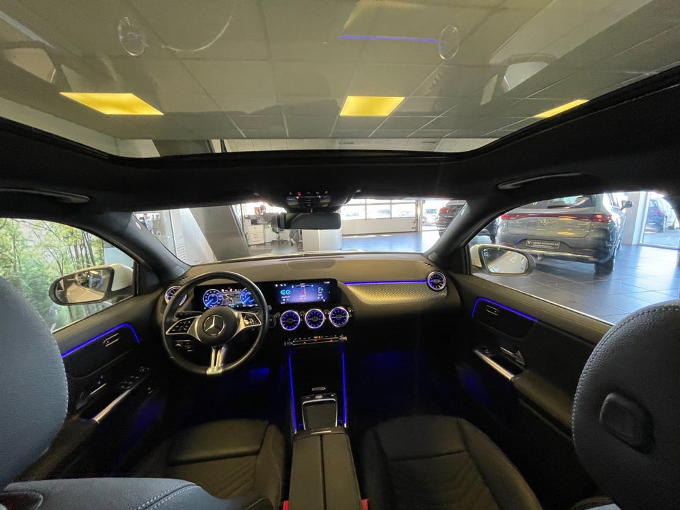 Mercedes EQA300 Progressive 4Matic 5d