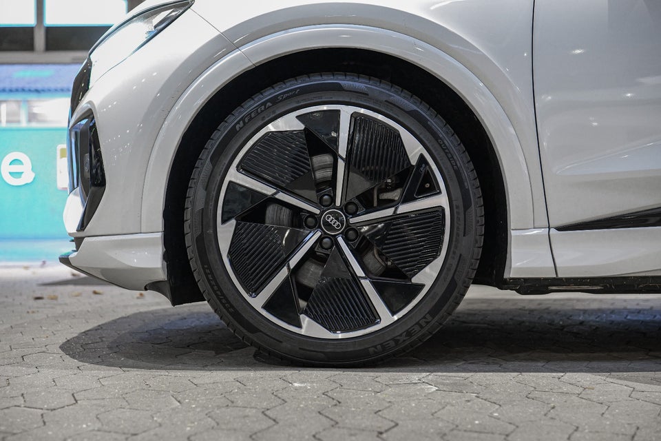 Audi Q4 e-tron 40 S-line 5d