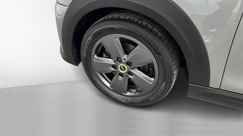 MINI Cooper SE Essential 3d