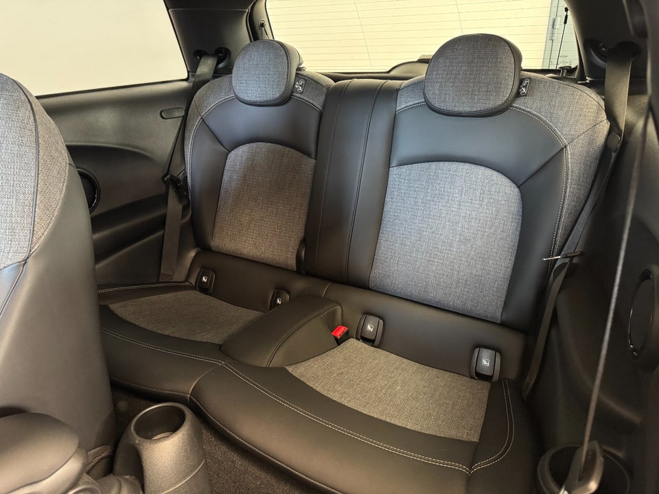 MINI Cooper SE Classic Trim 3d