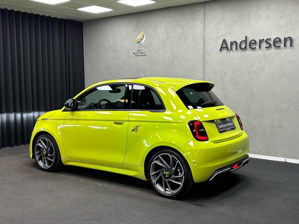 Abarth 500e Scorpionissima 3d