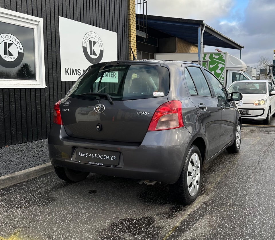 Toyota Yaris 1,3 Luna 5d