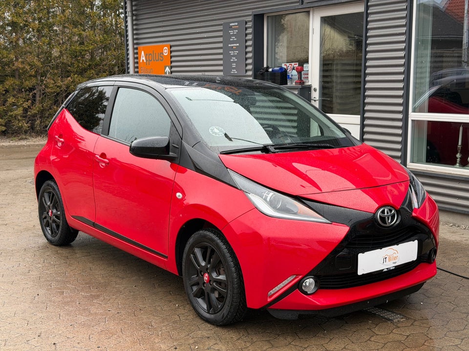Toyota Aygo 1,0 VVT-i x-play 5d