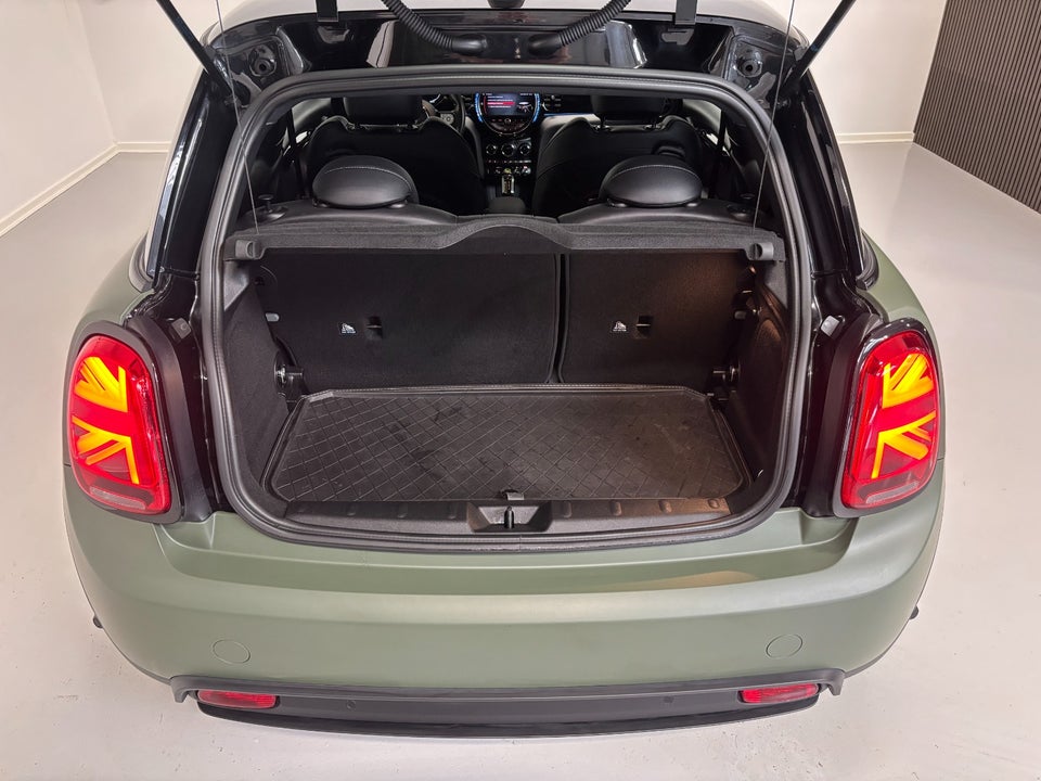 MINI Cooper SE Essential 3d
