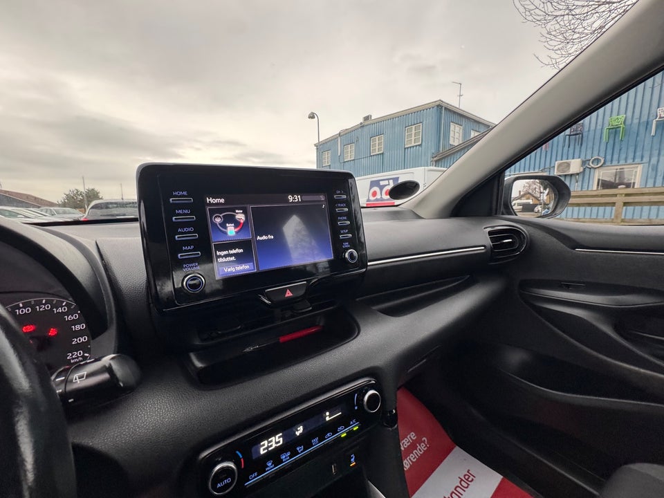 Toyota Yaris 1,5 Hybrid H3 Style e-CVT 5d