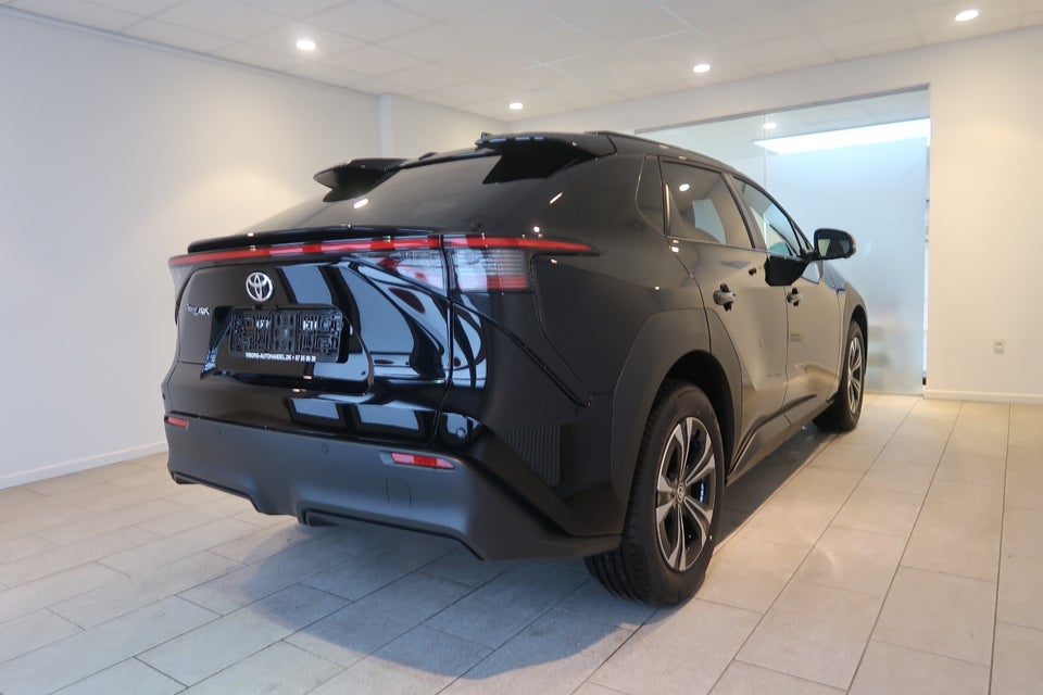 Toyota bZ4X Executive 5d