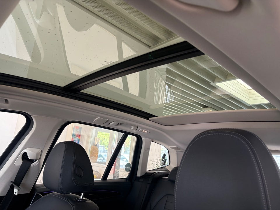 BMW iX3 Charged 5d