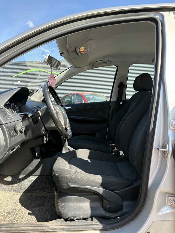 Skoda Fabia 1,4 16V 75 Ambiente Combi 5d