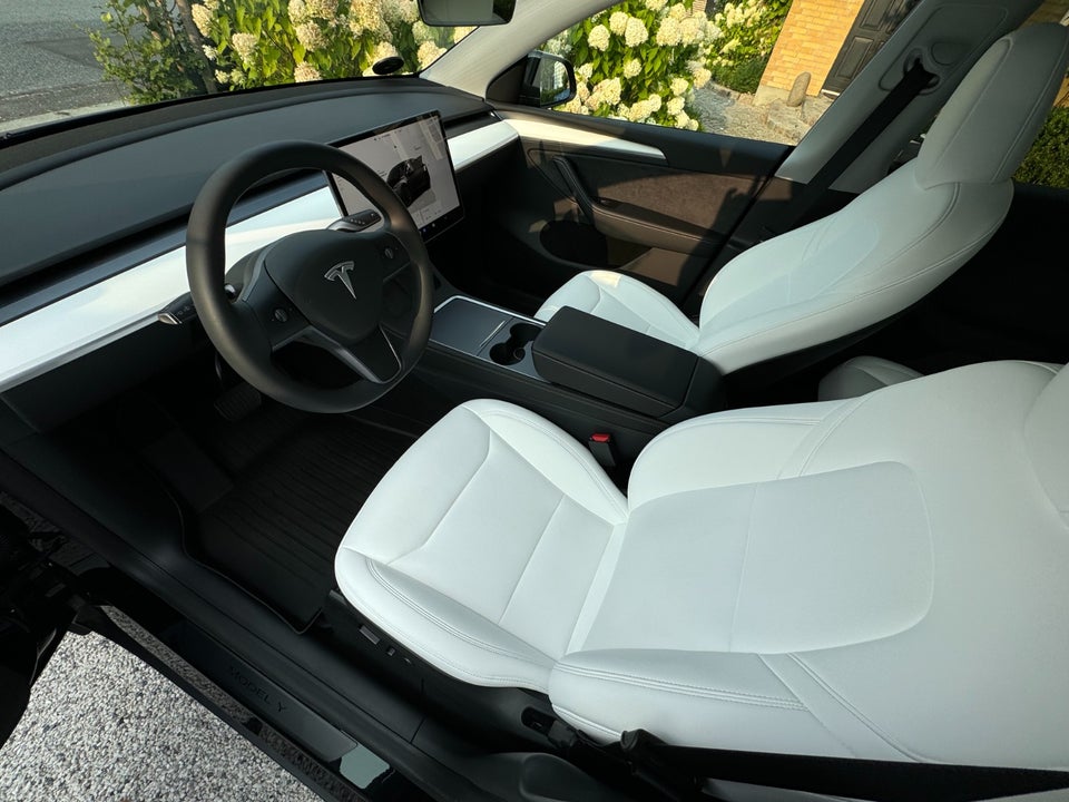 Tesla Model Y Long Range AWD 5d