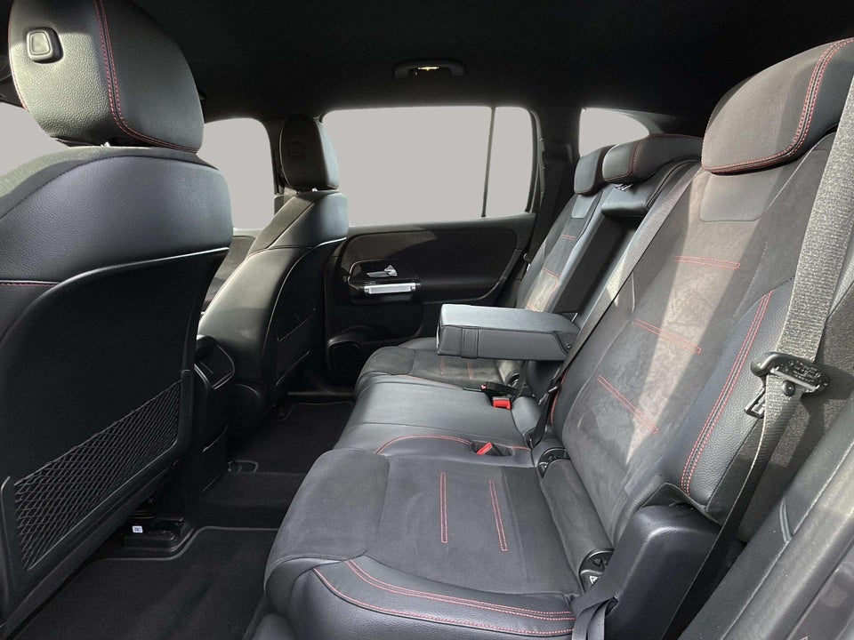 Mercedes EQB250 AMG Line 5d