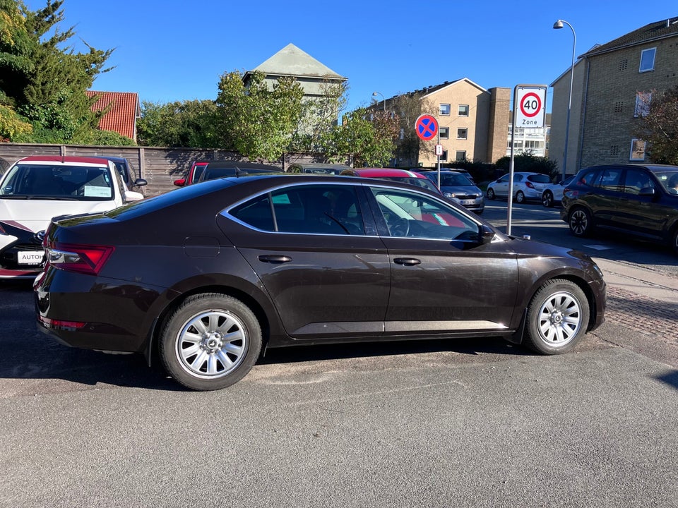 Skoda Superb 2,0 TSi 190 Business Executive DSG 5d