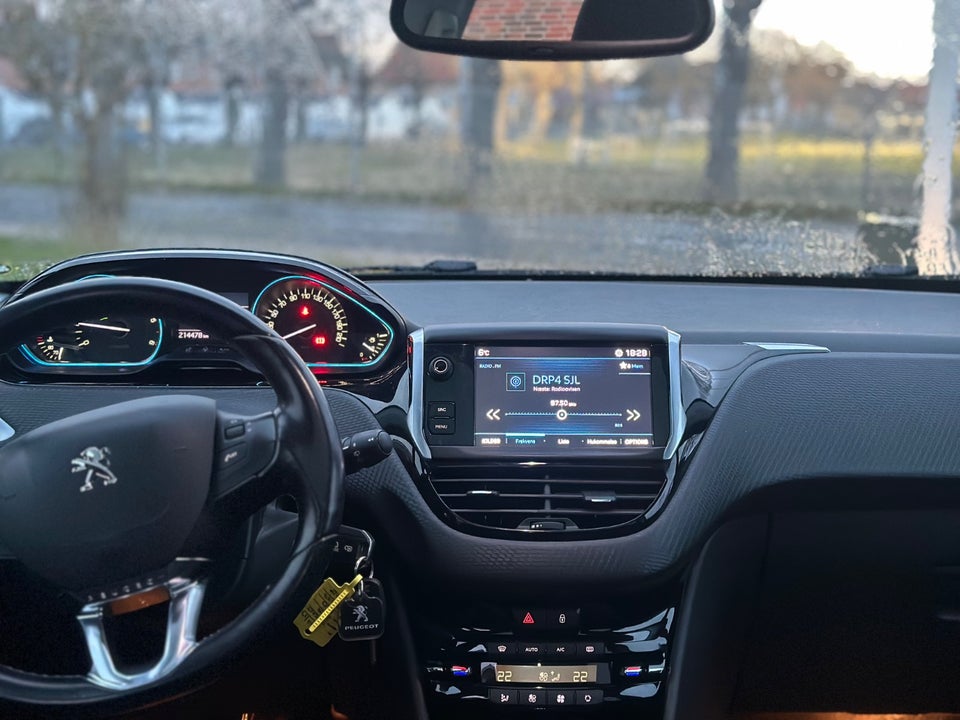 Peugeot 2008 1,6 BlueHDi 100 Allure 5d