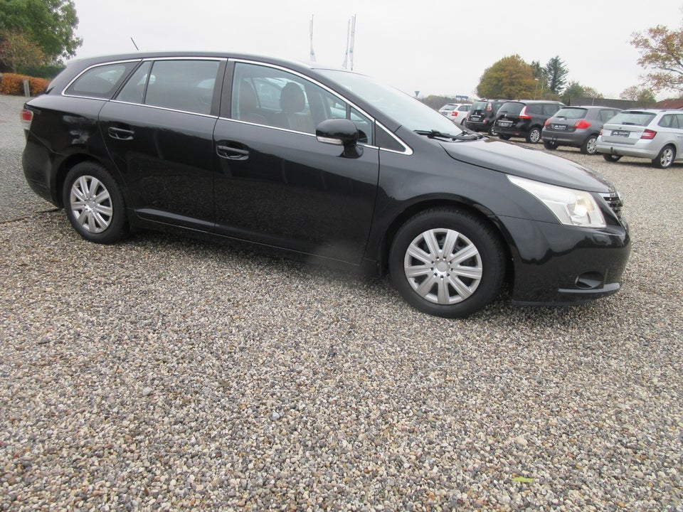 Toyota Avensis 2,0 D-4D TX stc. 5d