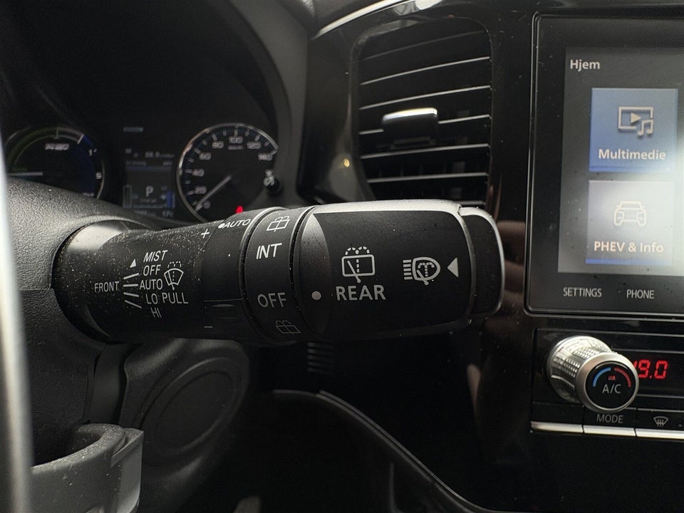 Mitsubishi Outlander 2,4 PHEV Invite+ CVT 4WD 5d