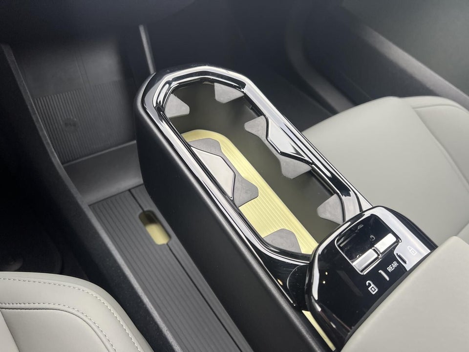 Volvo EX30 Extended Range Plus 5d