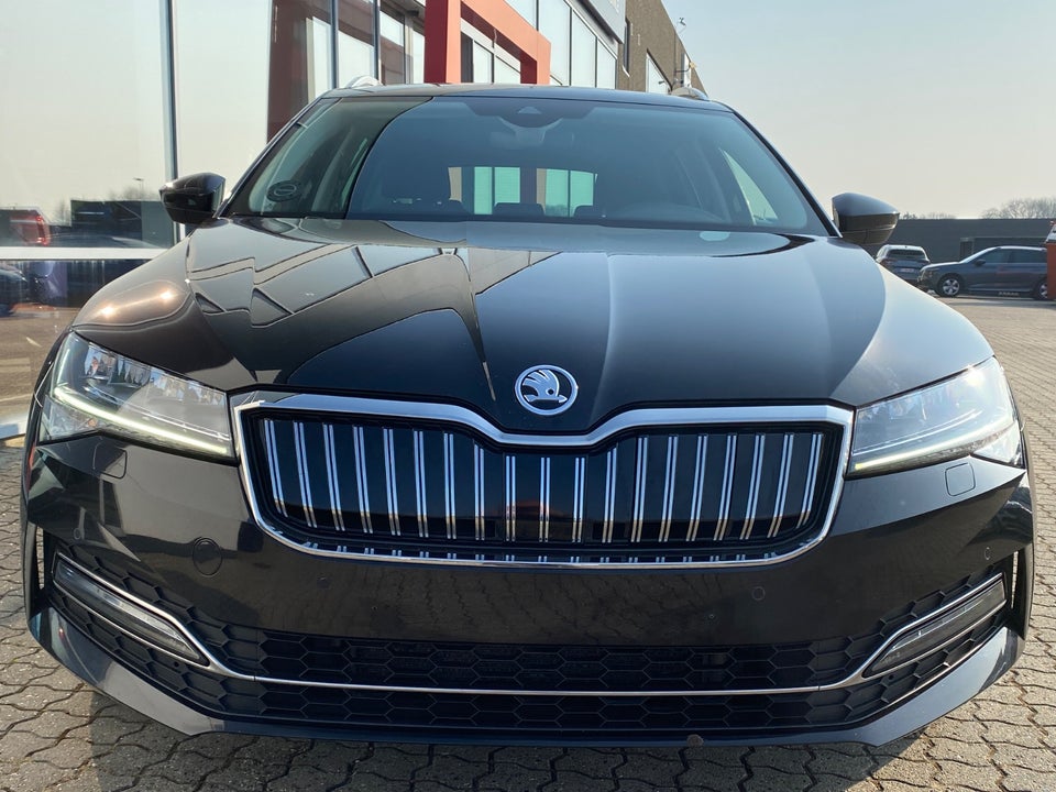 Skoda Superb 1,4 TSi iV Plus Combi DSG 5d