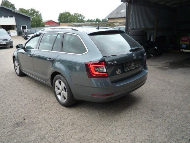 Skoda Octavia 2,0 TDi 150 Style Combi DSG 5d