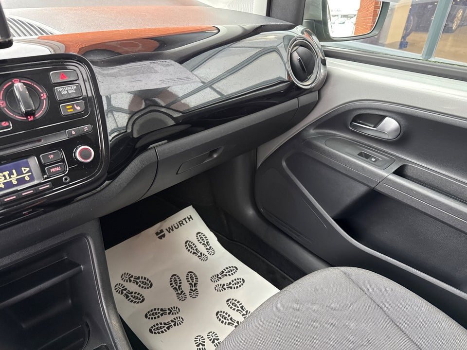 VW Up! 1,0 75 Move Up! ASG 5d
