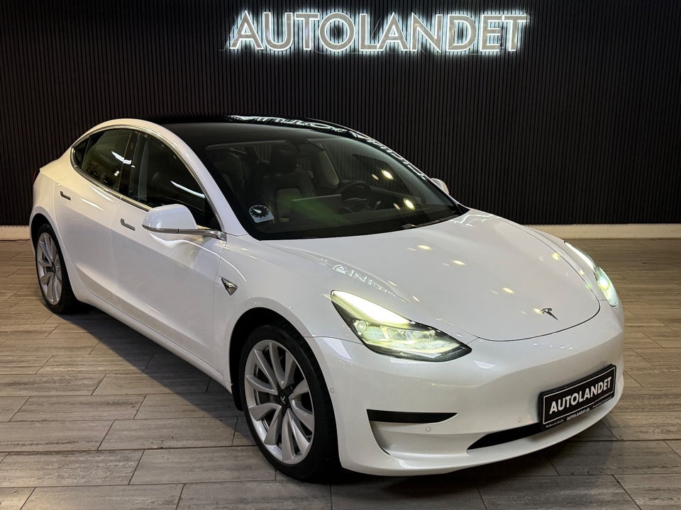 Tesla Model 3 Standard Range+ RWD 4d