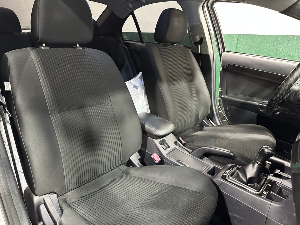 Mitsubishi Lancer 1,6 Invite SportSedan 4d