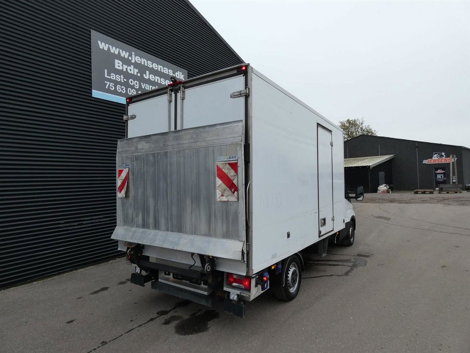 Iveco Daily 3,0 35S18 Alukasse m/lift+køl AG8 2d