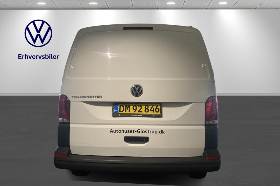 VW Transporter 2,0 TDi 110 Kassevogn lang