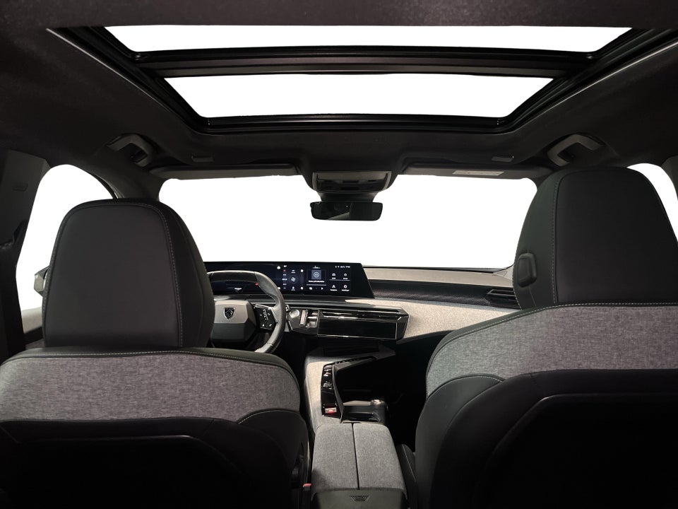 Peugeot e-3008 77 GT Pack 5d