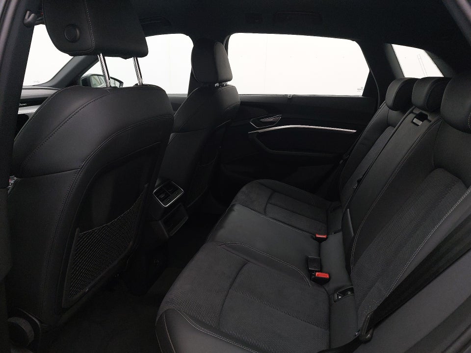 Audi e-tron 55 quattro 5d